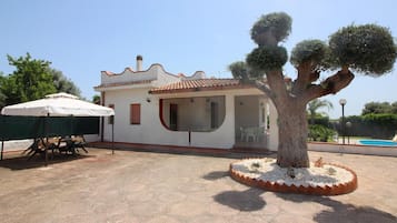 Villa | Exterior