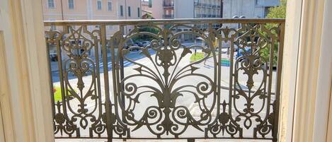 House | Balcony