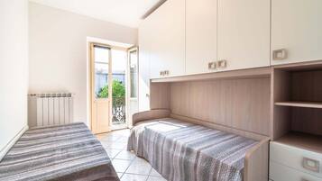 2 bedrooms