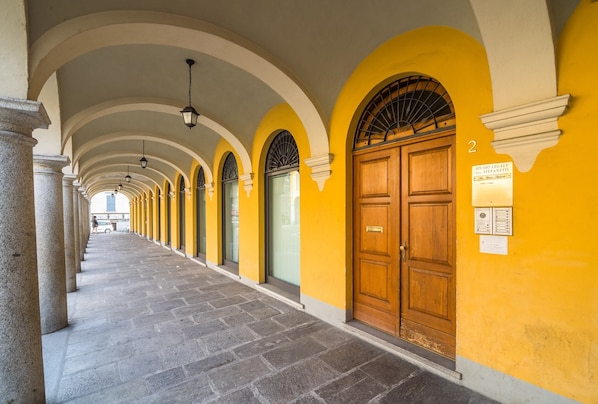 House | Reception
