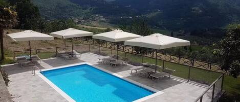 Casa | Piscina | Una piscina al aire libre