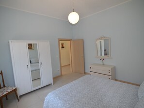 Huoneisto | 1 makuuhuone, yksilöllisesti kalustettu, vuodevaatteet