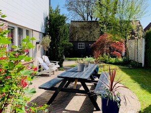 Balcony - Exotic Villa in Den Ham with Sauna near City Center (Den Ham)