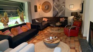 Vila | Ruang keluarga | Perapian