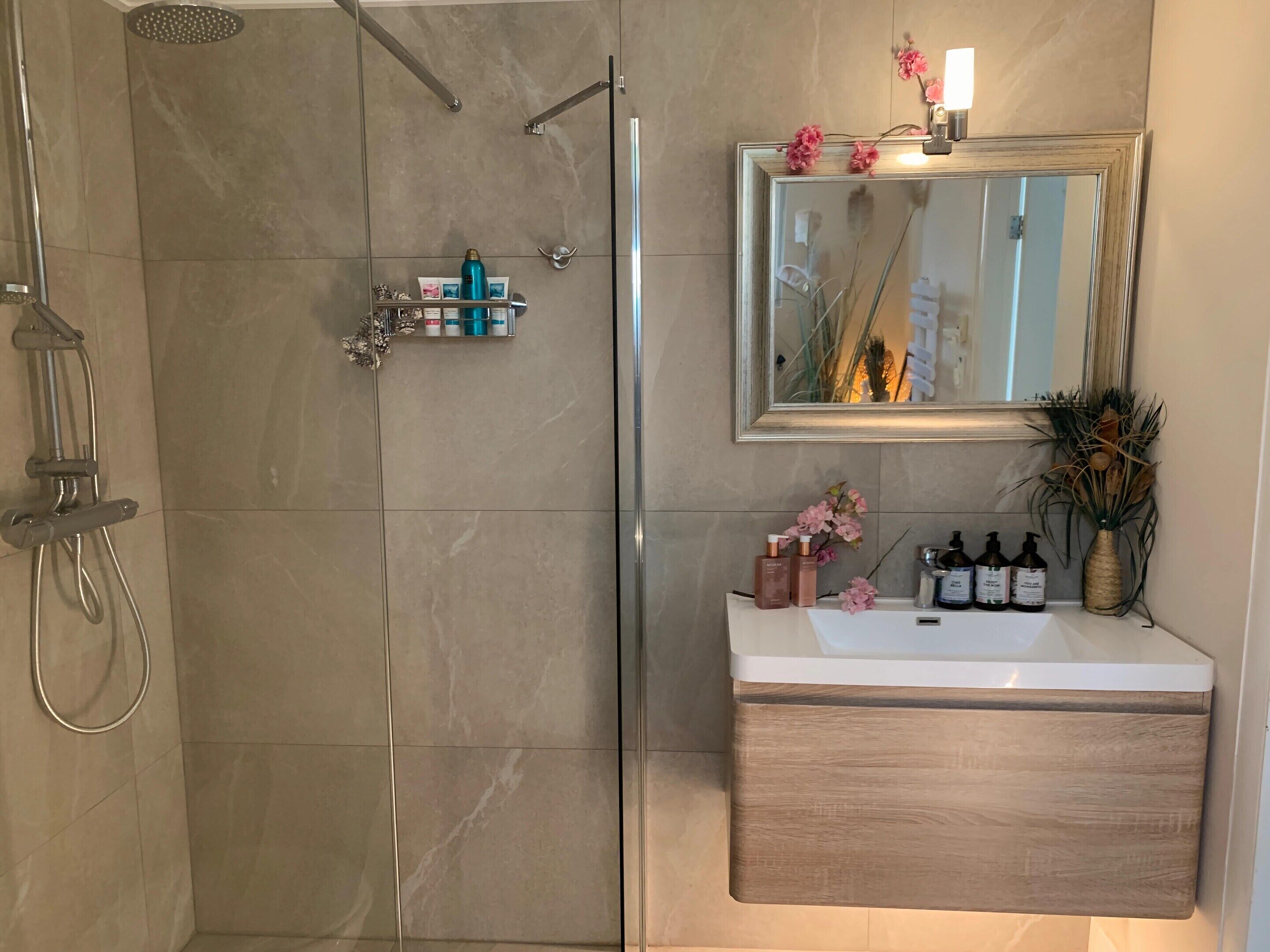 Villa | Bilik Mandi | Tab mandi, pengering rambut 