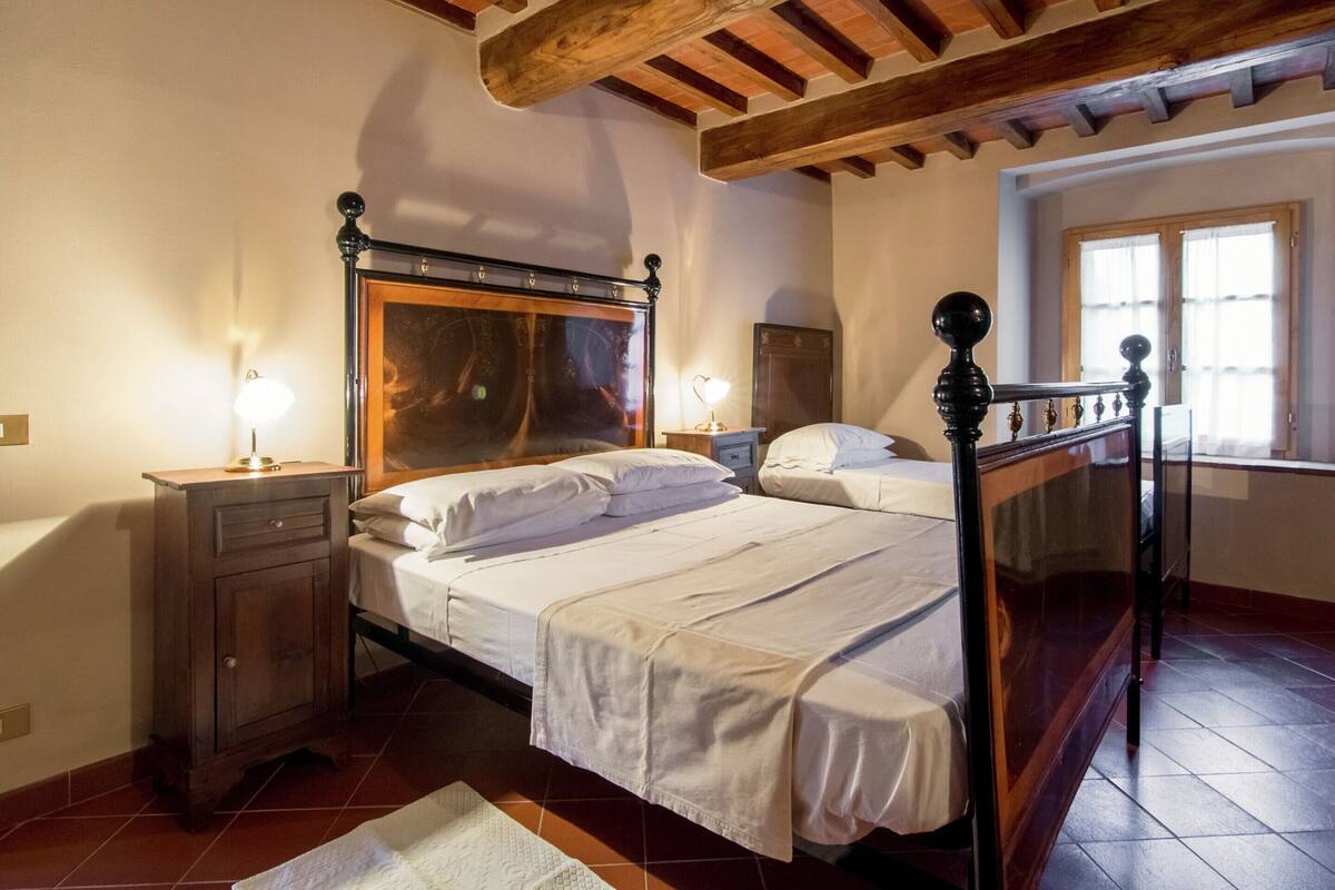 Nhà | 1 phòng ngủ, trang bị nội thất với thiết kế riêng biệt, bộ trải giường