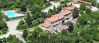 Spacious Farmhouse With Pool