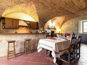 House | Dining