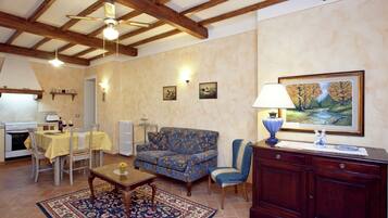 Cottage | Living area | Fireplace