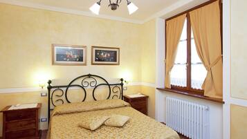 2 bedrooms, individually furnished, iron/ironing board, bed sheets