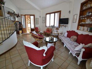 Villa | Living room | Fireplace - Beautiful and Spacious Villa in Modica Countryside With Private Pool (Modica)