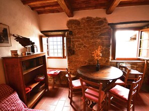 Cottage | Dining
