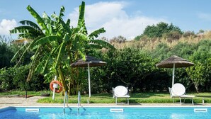 Kolam renang outdoor