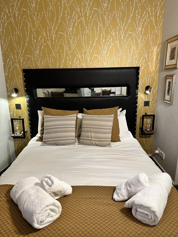 Estudio superior, baño privado, vistas a la ciudad | 1 dormitorio