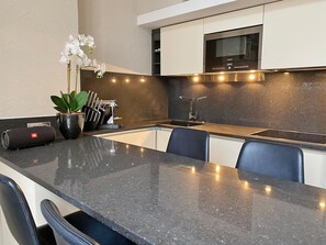 Apartment | Private kitchen - Villa on Cote D'azur With Beachfront Views (Saint-Raphael)