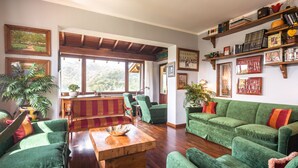 House | Living room | Fireplace - Spacious Holiday Home in Gignese With Garden (Gignese)