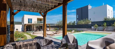 Villa | Pool | Indoor pool, outdoor pool