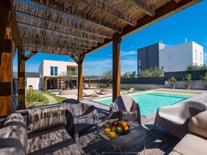 Villa | Pool | Innenpool, Außenpool