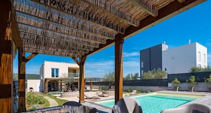 Nice Villa With Private Pool, Fenced Garden, Roofed Terrace, Near the Beach