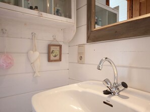 Bathroom - Relaxing Chalet in Dochamps With Swimming Pool and Terrace (Manhay)