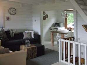 Living area - Relaxing Chalet in Dochamps With Swimming Pool and Terrace (Manhay)