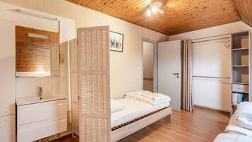 3 bedrooms, individually furnished, bed sheets