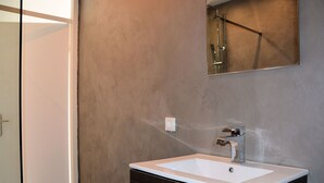 Shower, towels - Modern Holiday Home in Katwijk aan Zee by the Sea (Katwijk Aan Zee)