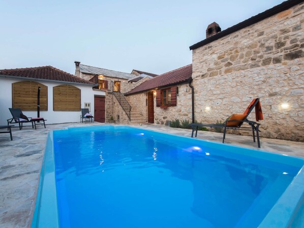 Maison | Piscine | Piscine intérieure, piscine extérieure