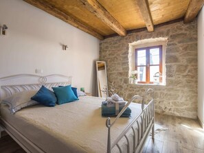 Maison | 2 chambres, ameublement unique, literie fournie