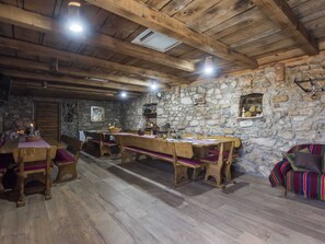Khu ăn uống