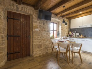 House | Dining - Holiday Home Near Vrana Lake and Adriatic Sea (Benkovac)