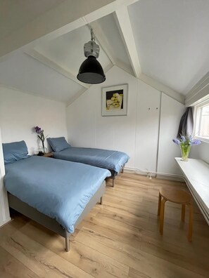 Huis | 2 slaapkamers, individueel gemeubileerd, een strijkplank/strijkijzer
