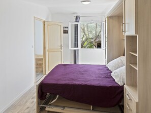 House | Room amenity - Holiday Home in Brignoles With Private Pool (Brignoles)