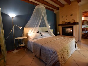 Huoneisto | 2 makuuhuonetta, yksilöllisesti kalustettu, silitysrauta/-lauta