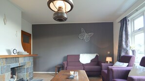 Unclassified image, 5 of 18, button - Atmospheric Spacious Holiday Home With gas Fire and Large Garden in Green Nature (Geesteren)