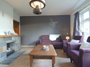 Ferienhaus | Wohnzimmer | Kamin, DVD-Player