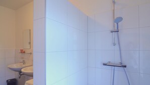 Unclassified image, 4 of 18, button - Atmospheric Spacious Holiday Home With gas Fire and Large Garden in Green Nature (Geesteren)