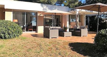 Modern Villa With Private Garden Near Sea in Var