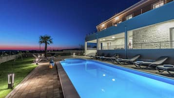 Villa | Pool | Outdoor pool