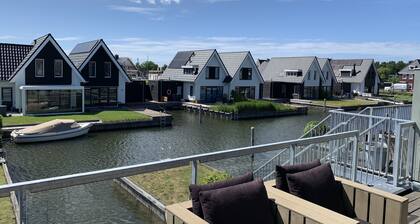 Lovely Holiday Home in Stavoren near Frisian Lakes