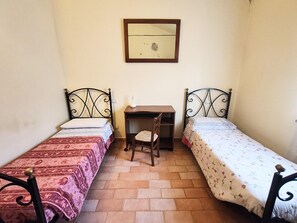 1 bedroom, bed sheets - Farmhouse in Giano Dell'umbria with Hot Tub, Swimming Pool (Giano dell'Umbria)