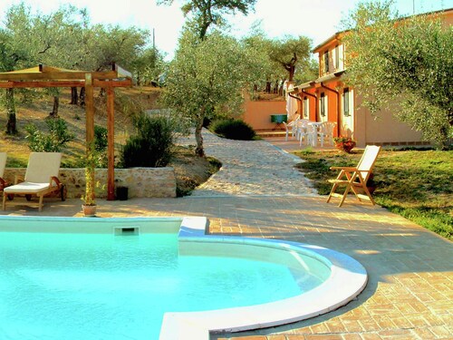Farmhouse in Giano Dell'umbria with Hot Tub, Swimming Pool