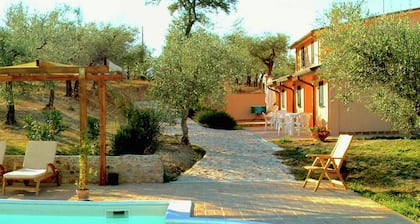 Farmhouse in Giano Dell'umbria with Hot Tub, Swimming Pool