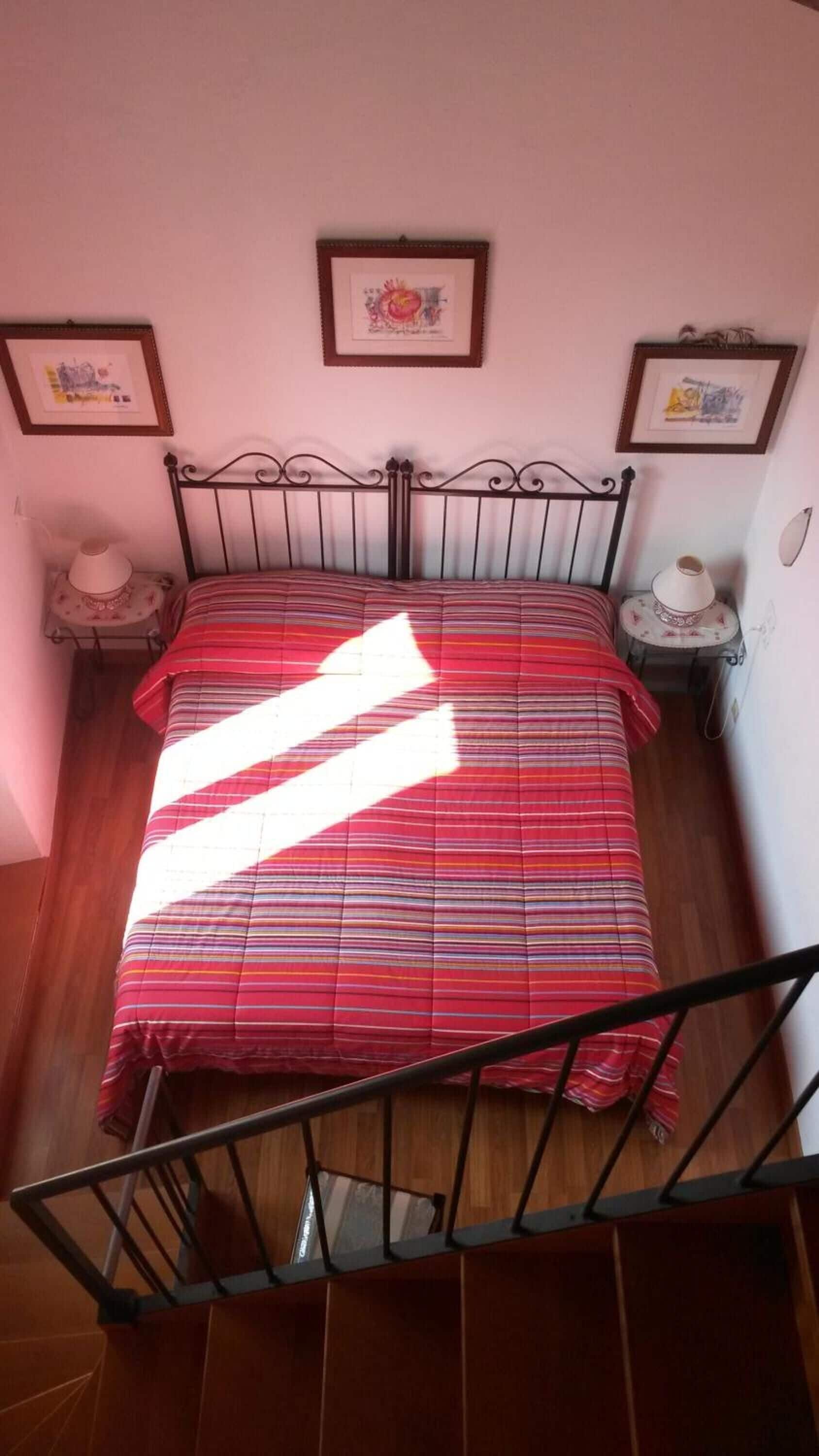 Decoración personalizada, muebles diferentes y wifi gratis 