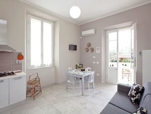 Dining - Elegant Holiday Home With Terrace, Parking, Fenced Garden (San Vincenzo)