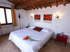 Villa | 3 bedrooms, individually furnished, bed sheets - Belvilla by OYO Villa Due Olive (Todi)