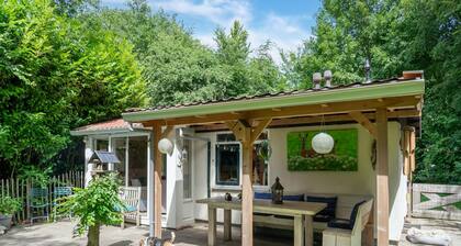 Picturesque Cottage on Park Hunzebergen