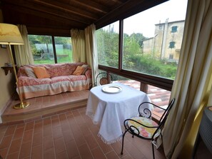 House | 2 bedrooms, individually furnished, bed sheets - Tuscan Villa With Sea Views (Montescudaio)