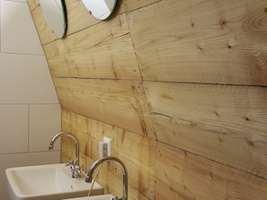 House | Bathroom