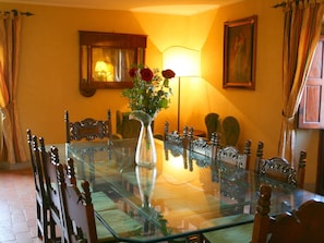 Villa | Dining